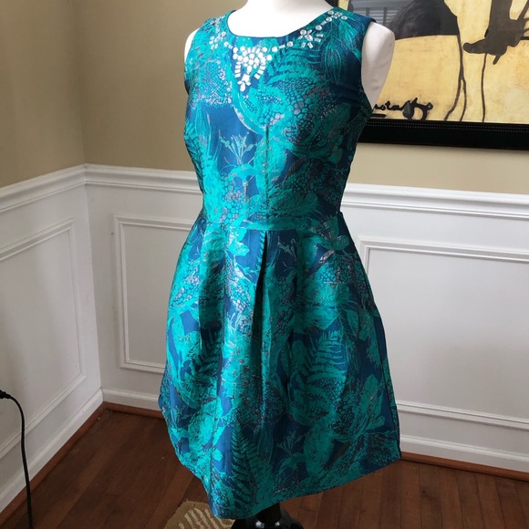 alison andrews Dresses & Skirts - ⭐️ 3/$15 Alison Andrews Tapestry Dress Bling